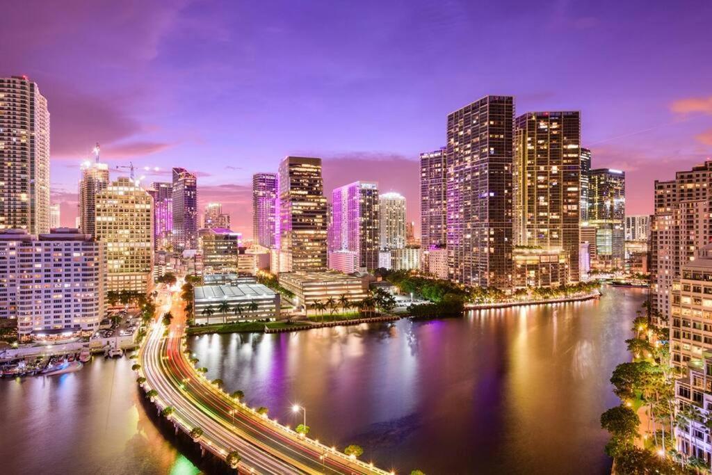 Stunning Little Havana Suites Close To Airport, Calle Ocho, Brickell, Wynwood And The Beaches - Free Parking 迈阿密 外观 照片