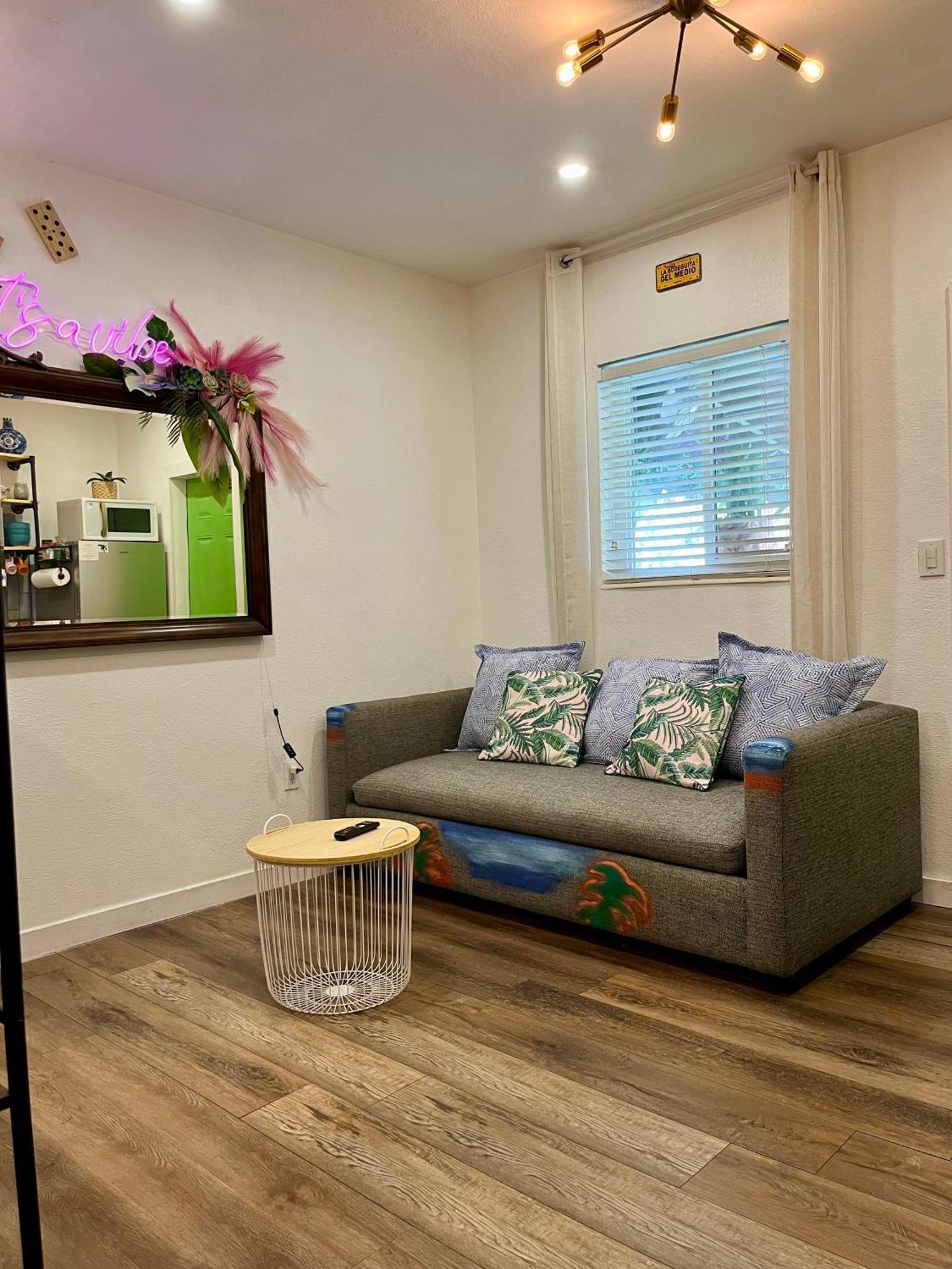 Stunning Little Havana Suites Close To Airport, Calle Ocho, Brickell, Wynwood And The Beaches - Free Parking 迈阿密 外观 照片